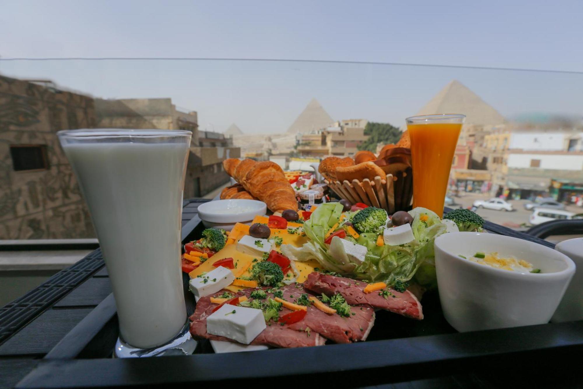 ホテル Steps In Pyramids View Kafret el-Gabal エクステリア 写真